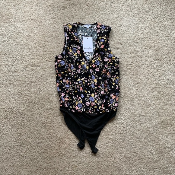 Sleeveless Wrap Bodysuit - Picture 4 of 7